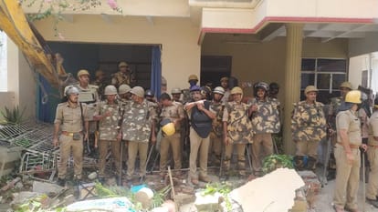 Prayagraj Violence Prayagraj Development Authority has put a demolition notice at the residence of Prayagraj violence accused Javed Ahmed
