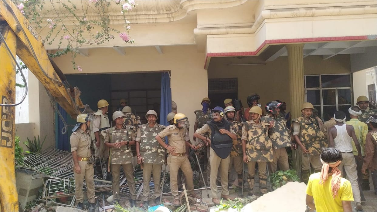 Prayagraj violence: Bulldozer reaches home of violence mastermind Myd Javed pump, demolition to begin soon