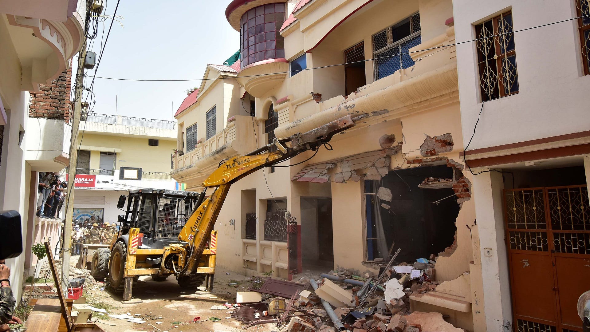 Prayagraj Violence: Javed Pump's luxurious house turned into ruins