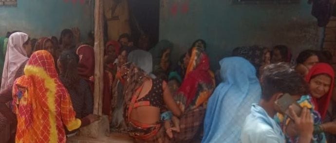 Kanpur dehat : Woman hanged due to illness, dead body found hanging on tree outside village