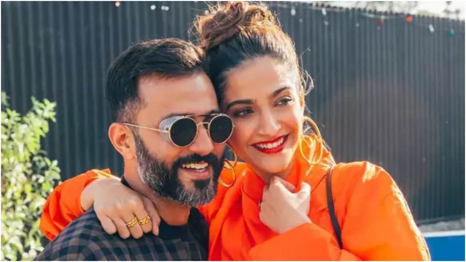 Bollywood Actress Sonam Kapoor forgot the date of wedding anniversary Anand Ahuja reminded her