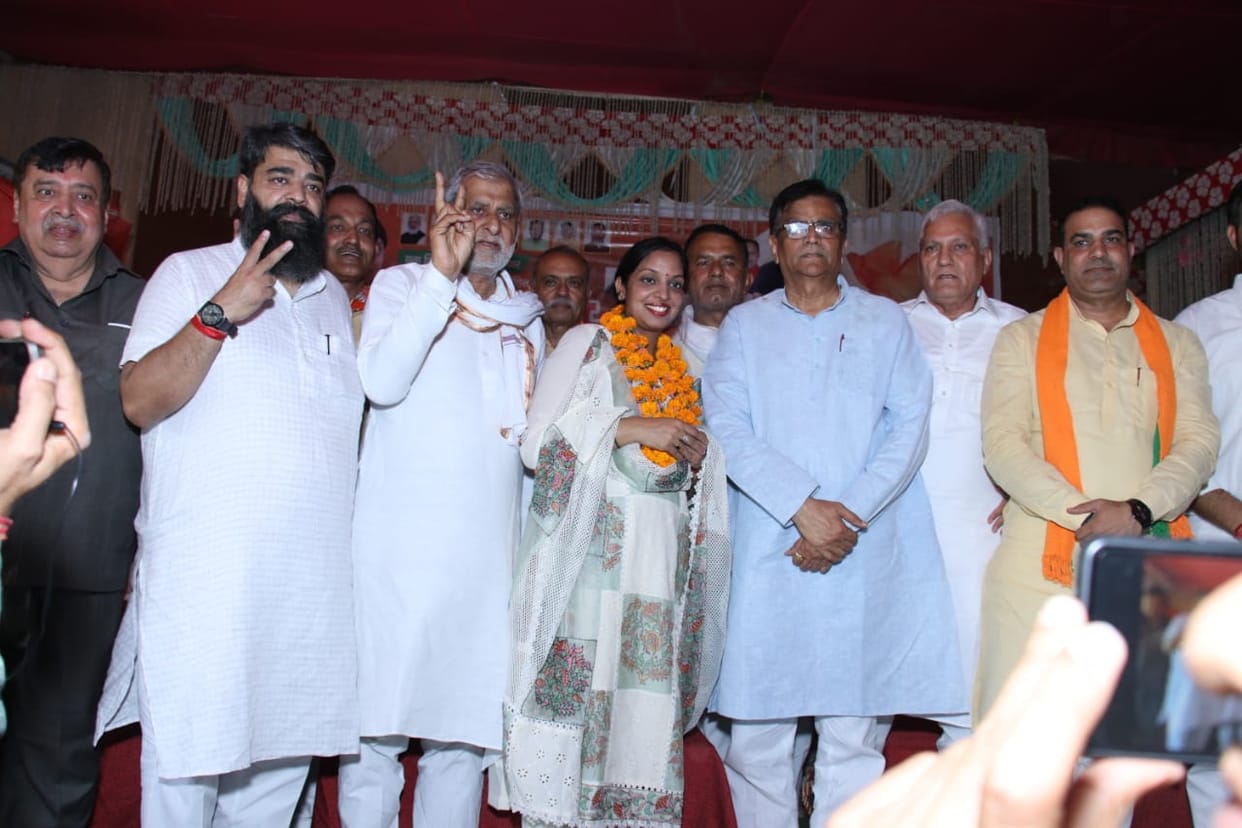 Congress trained MLAs for 10 days but did not work: Dhankhar