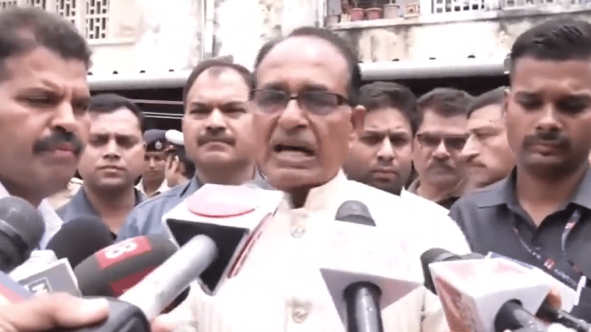 Bhopal: CM calls Bhopal commissioner on the incident of miscreants killing a woman, Shivraj will go to meet the woman