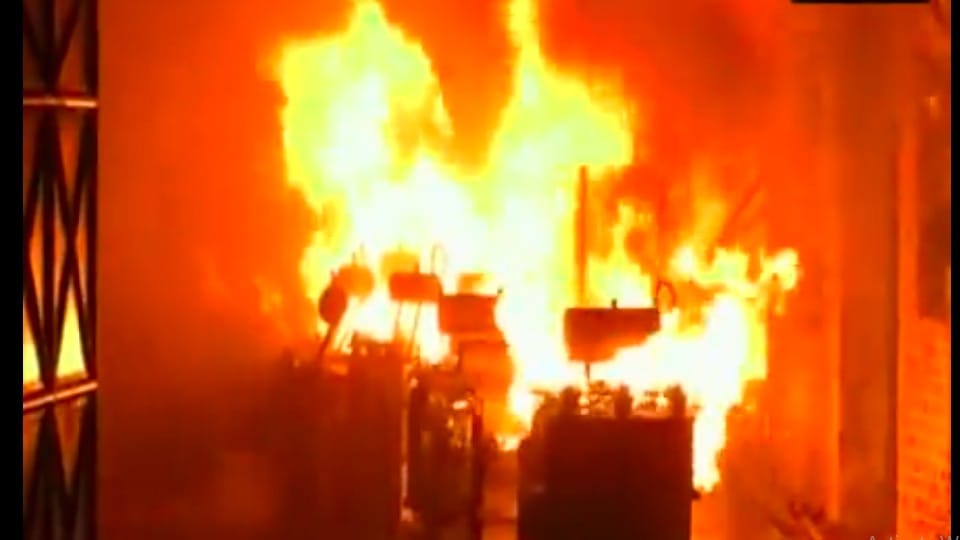 Mumbai: Massive fire breaks  in building in Borivali, 11 people evacuated