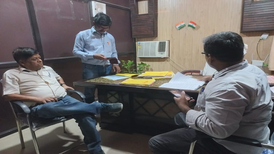 health department team who came to investigate gender test case found only five patients neither any doctor and staff in hospital