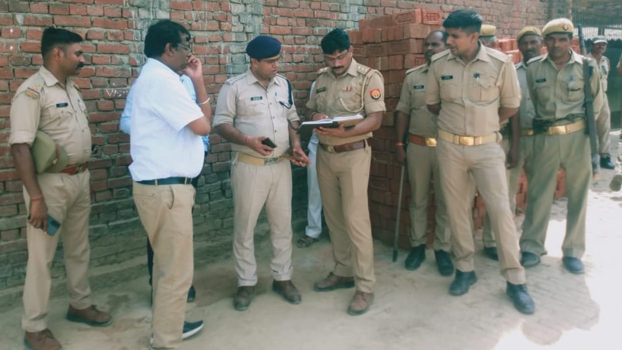 A man murdered near SP office in Ambedkarnagar.