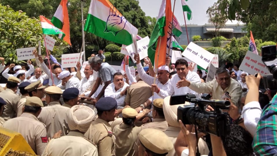 Haryana Congress Workers protest in Chandigarh