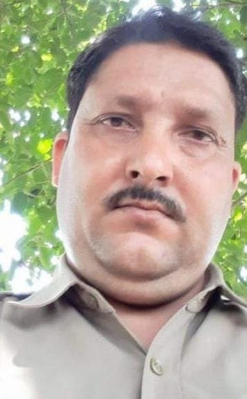 hardoi news,Bike rider home guard killed in accident, fellow injured