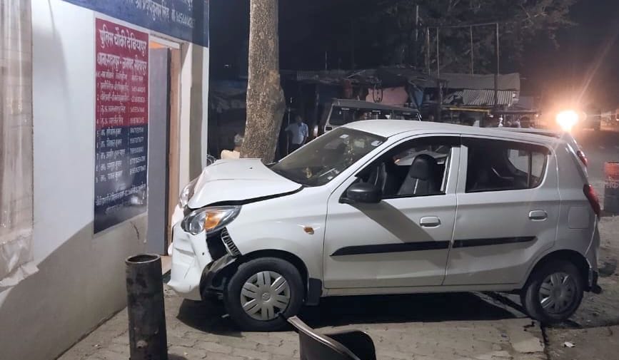 Speeding car collided with police post