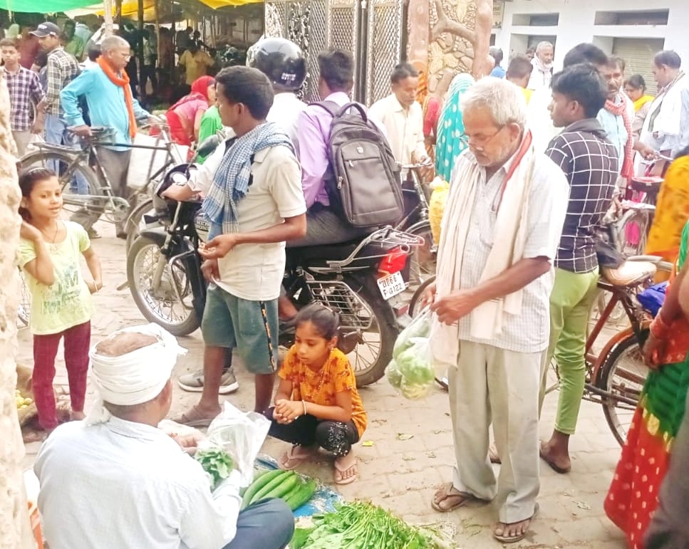 Openly selling polythene, ban ineffective