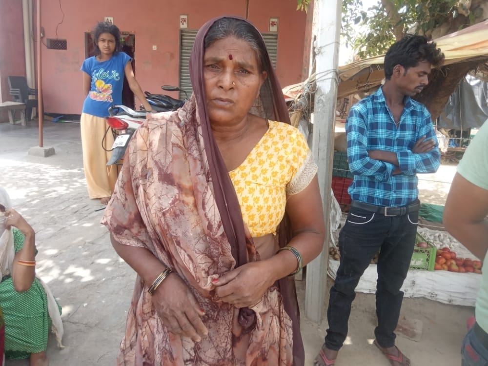 Bike rider robbers ran away after robbing the woman