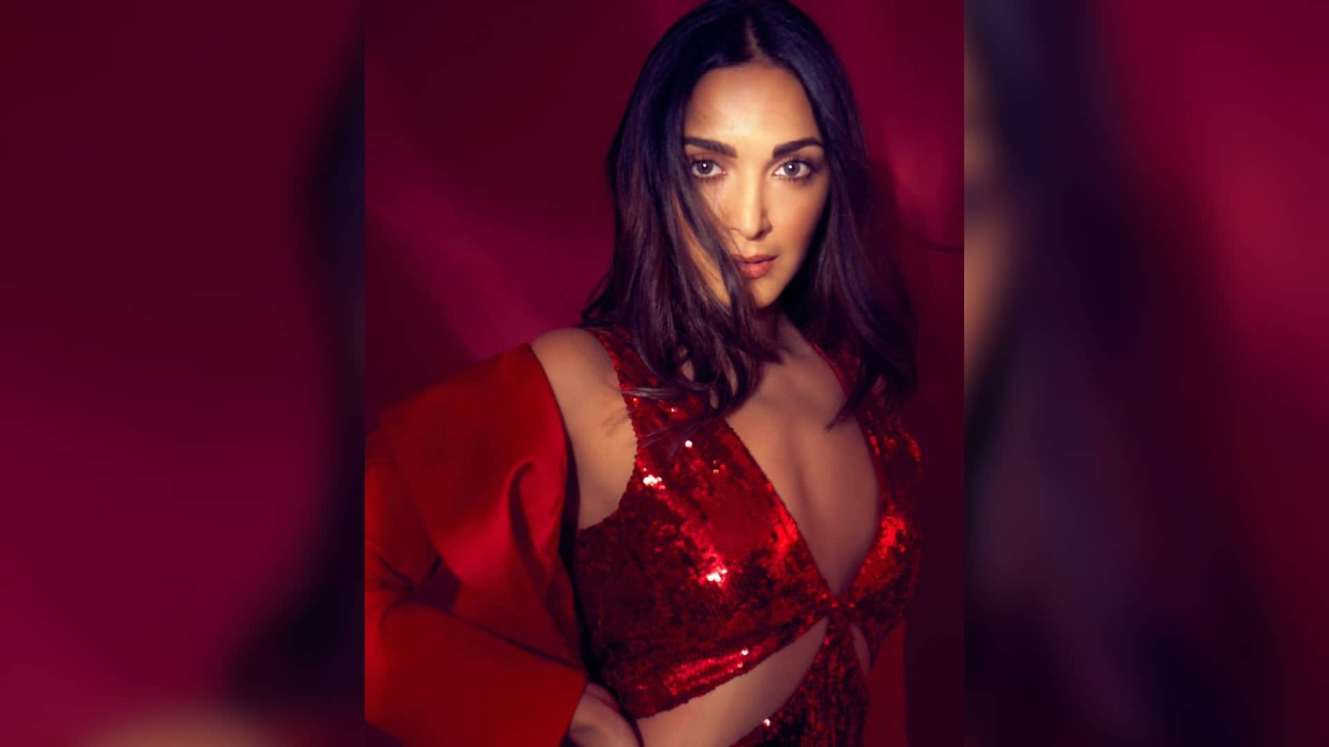 Jugjugg Jeeyo Actress Kiara Advani latest Photo in Black Saree Goes Viral On Social Media