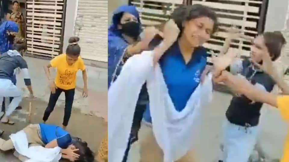 MP News: Terror of lady gang in Indore, girl going to work in Domino's company stopped and thrashed with punches