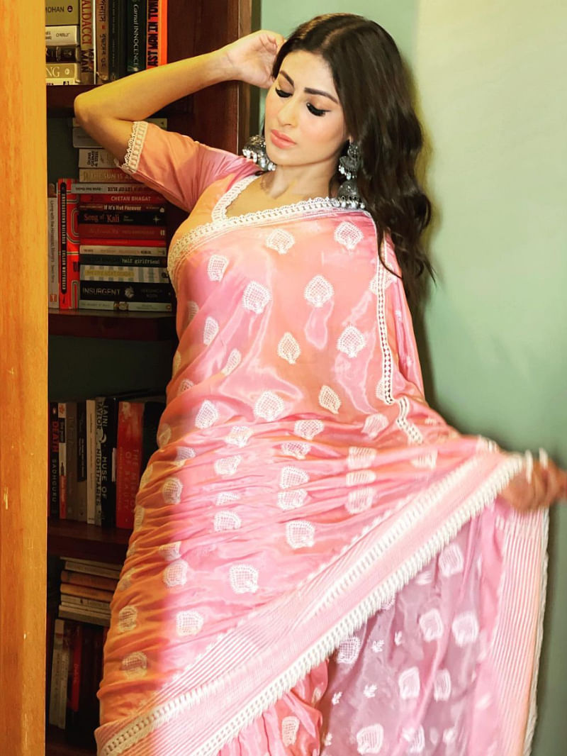 Cute girl dance on Haryanvi song in pink lehenga dnzmp | गुलाबी लहंगे में  DJ पर नाची हरियाणवी छोरी | Zee News Hindi