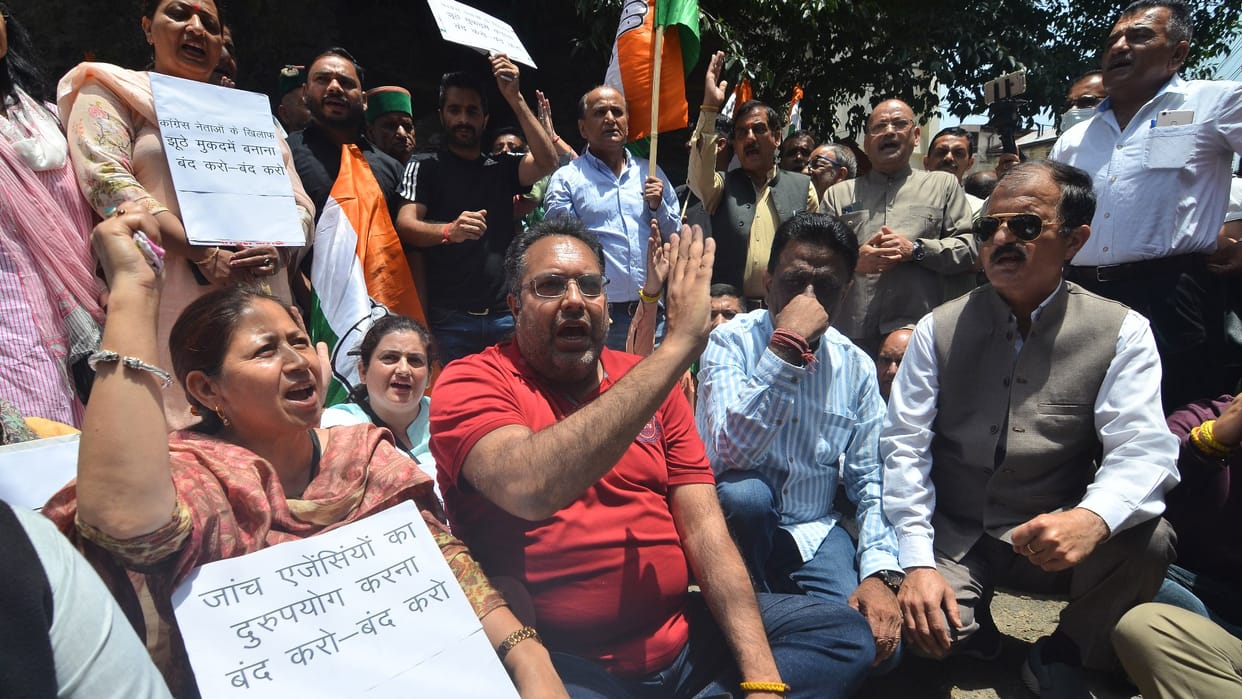 Himachal Congres Protest outside ED office in shimla