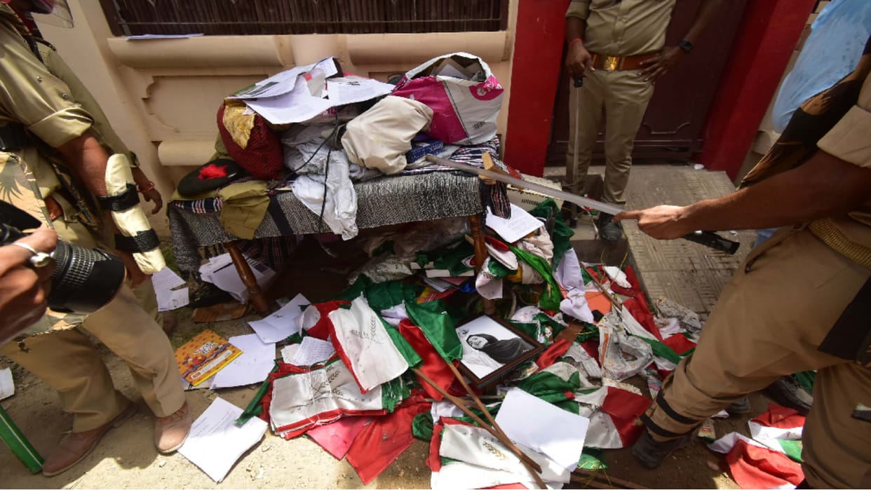 Prayagraj Violence Illegal weapons, objectionable posters found from mastermind Javed Mohammad house