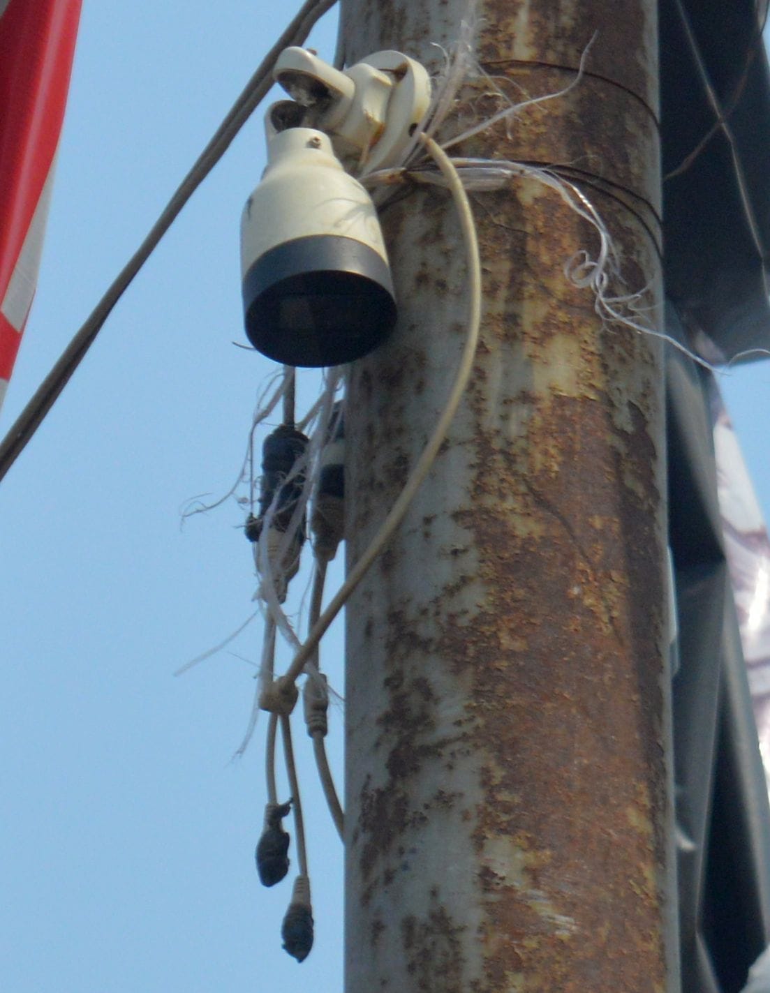 Tomorrow, we will see if we bring a complaint, the DVR of CCTV cameras is bad