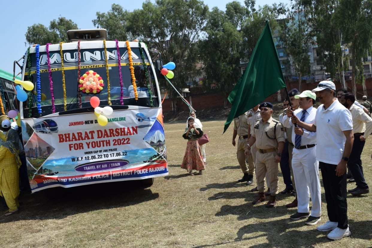 Rajouri students went to Bharat Darshan Yatra