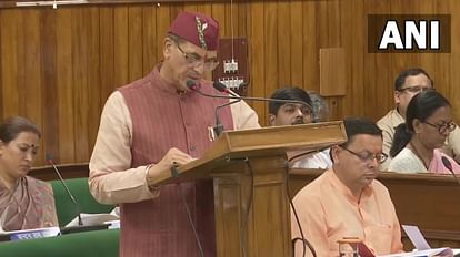 Finance Minister Premchand Aggarwal presenting the budget