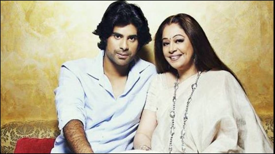 Kirron Kher Happy Birthday Know About Her Love Life Story From First Love to Anupam Kher News in Hindi