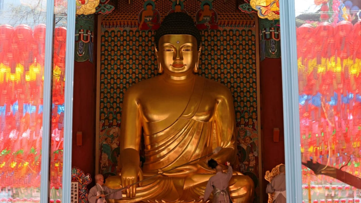 holy relics of Lord Buddha brought from India were installed in the Gandan Monastery of Mongolia