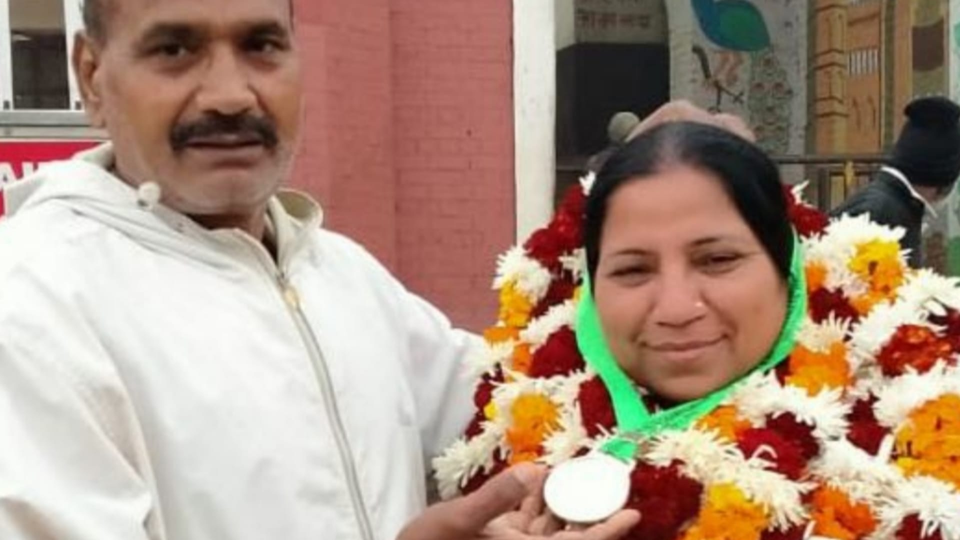 chandrakanta chanana wins silver medal in hammer throw comptition.