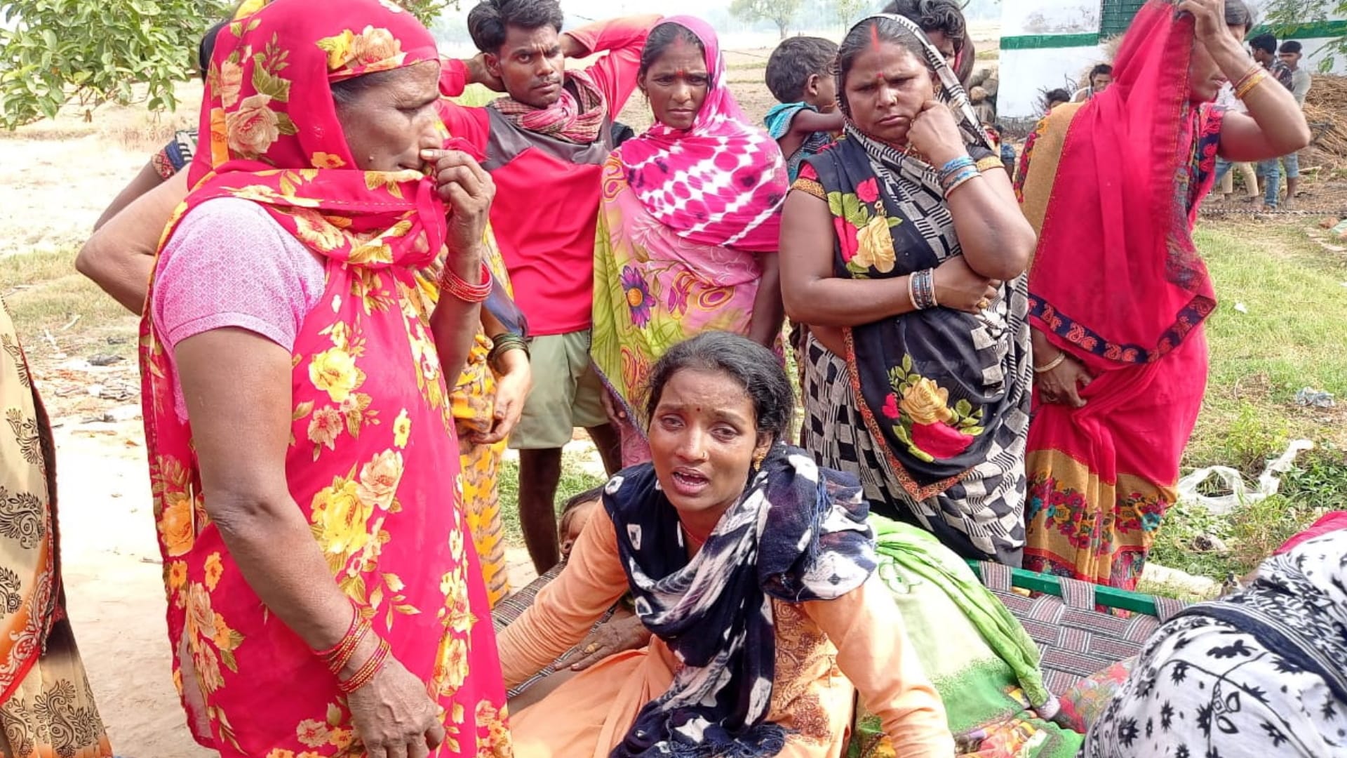 Double Murder In Deoria Father and two sons attacked with sharp weapons