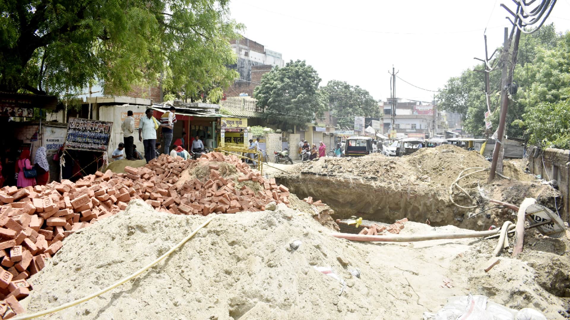 Monsoon likely to knock in Gorakhpur this week Construction of drains still going on