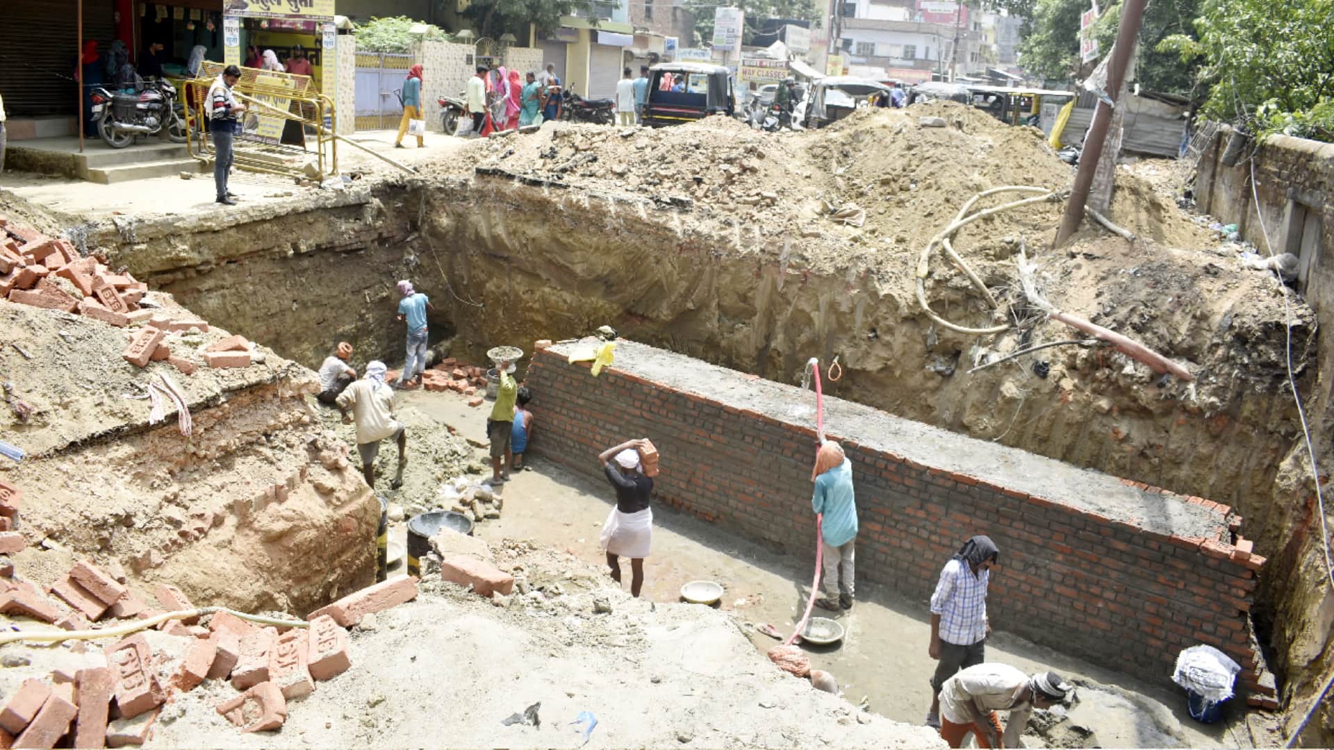 Monsoon likely to knock in Gorakhpur this week Construction of drains still going on