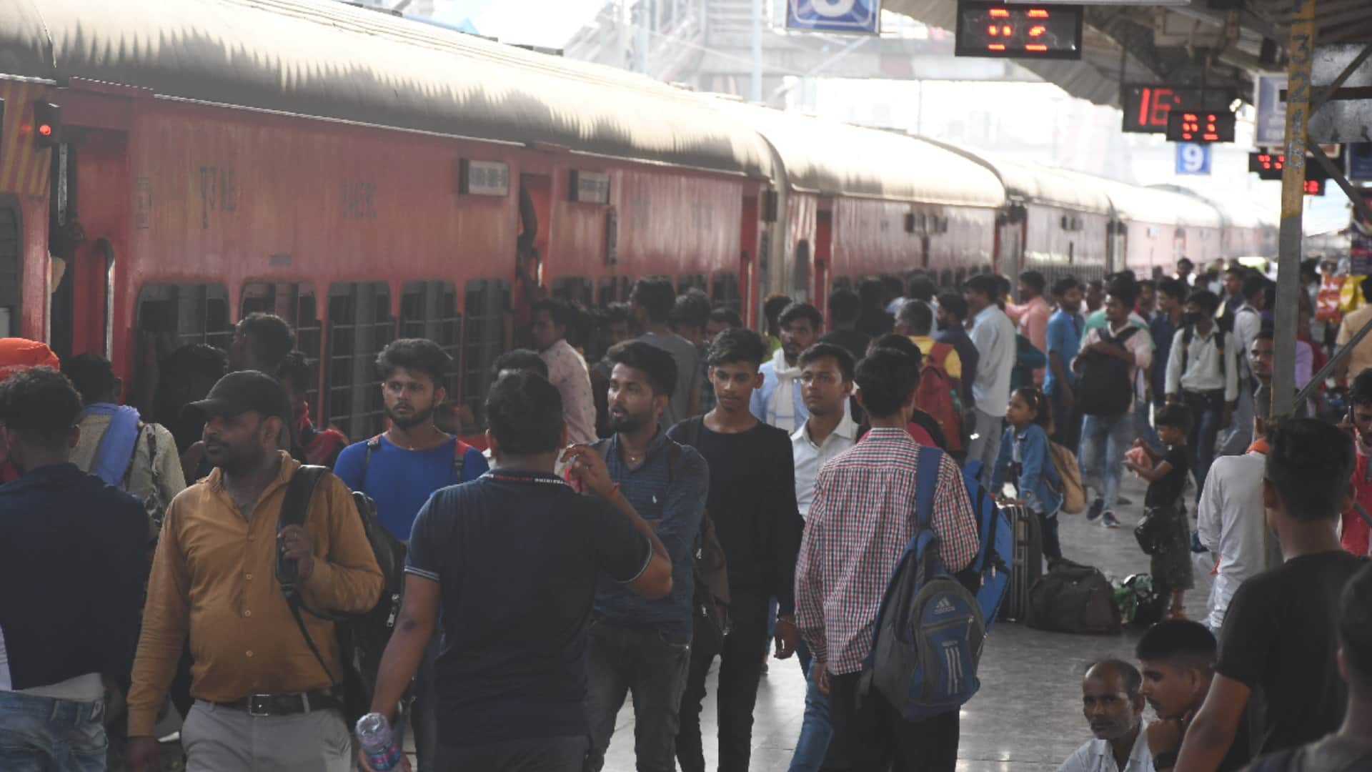 amar ujala exclusive on Gorakhpur railway station for corona protection