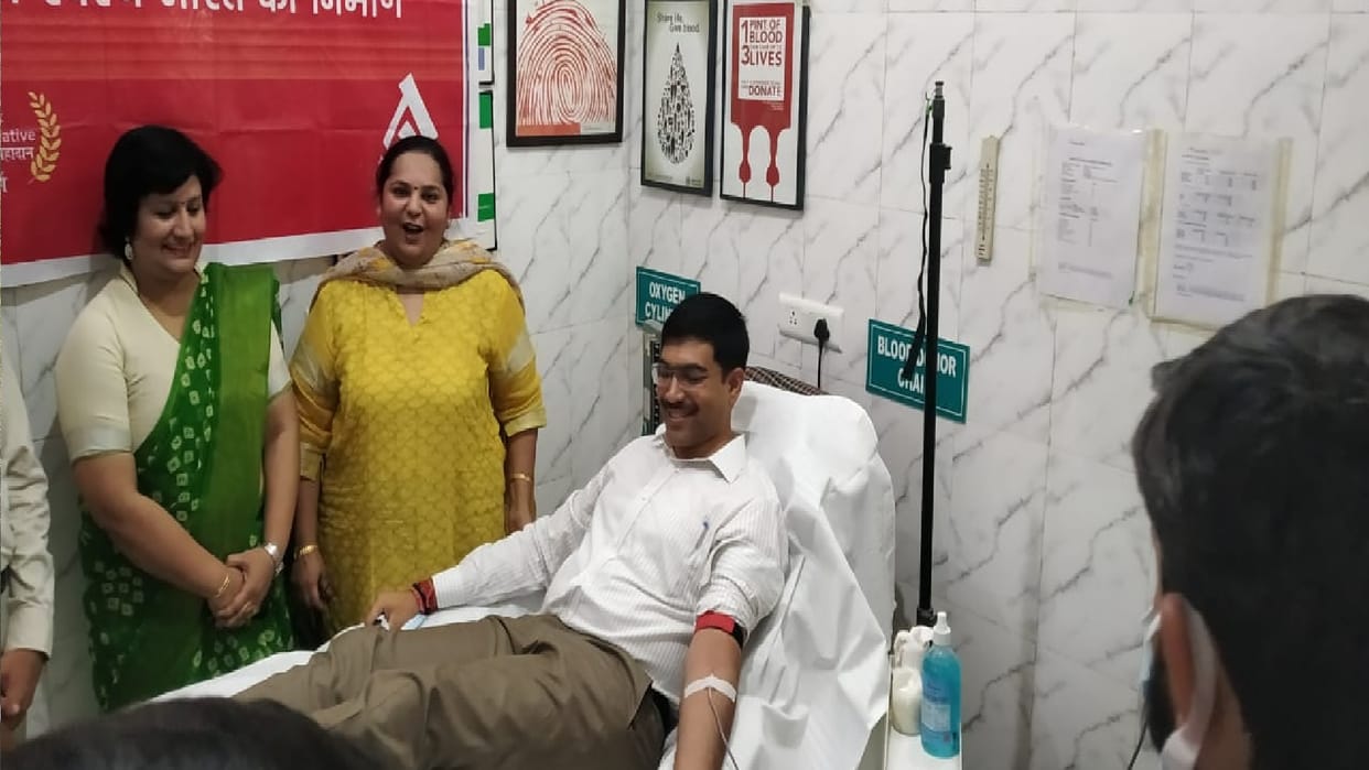 World Blood Donor Day: Amar Ujala Foundation organizes blood donation camps at different places on World Blood Donor Day