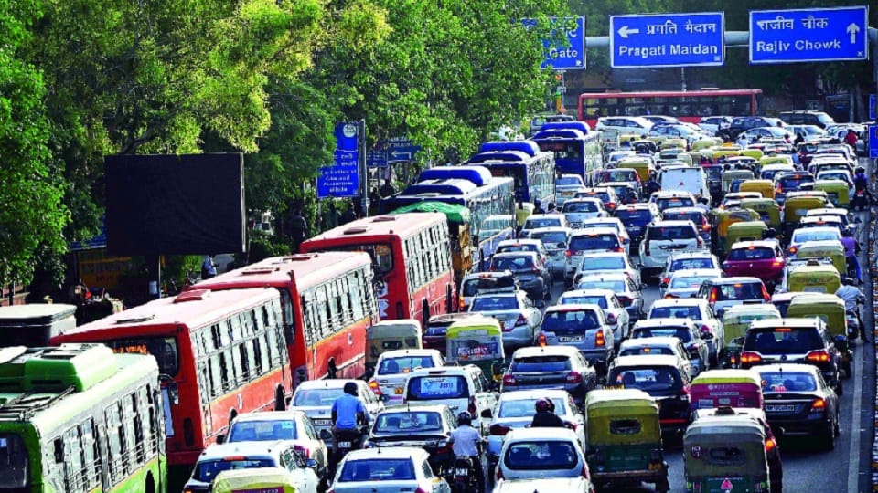 due to protest of congress in delhi there was jam in many places traffic police closed many roads