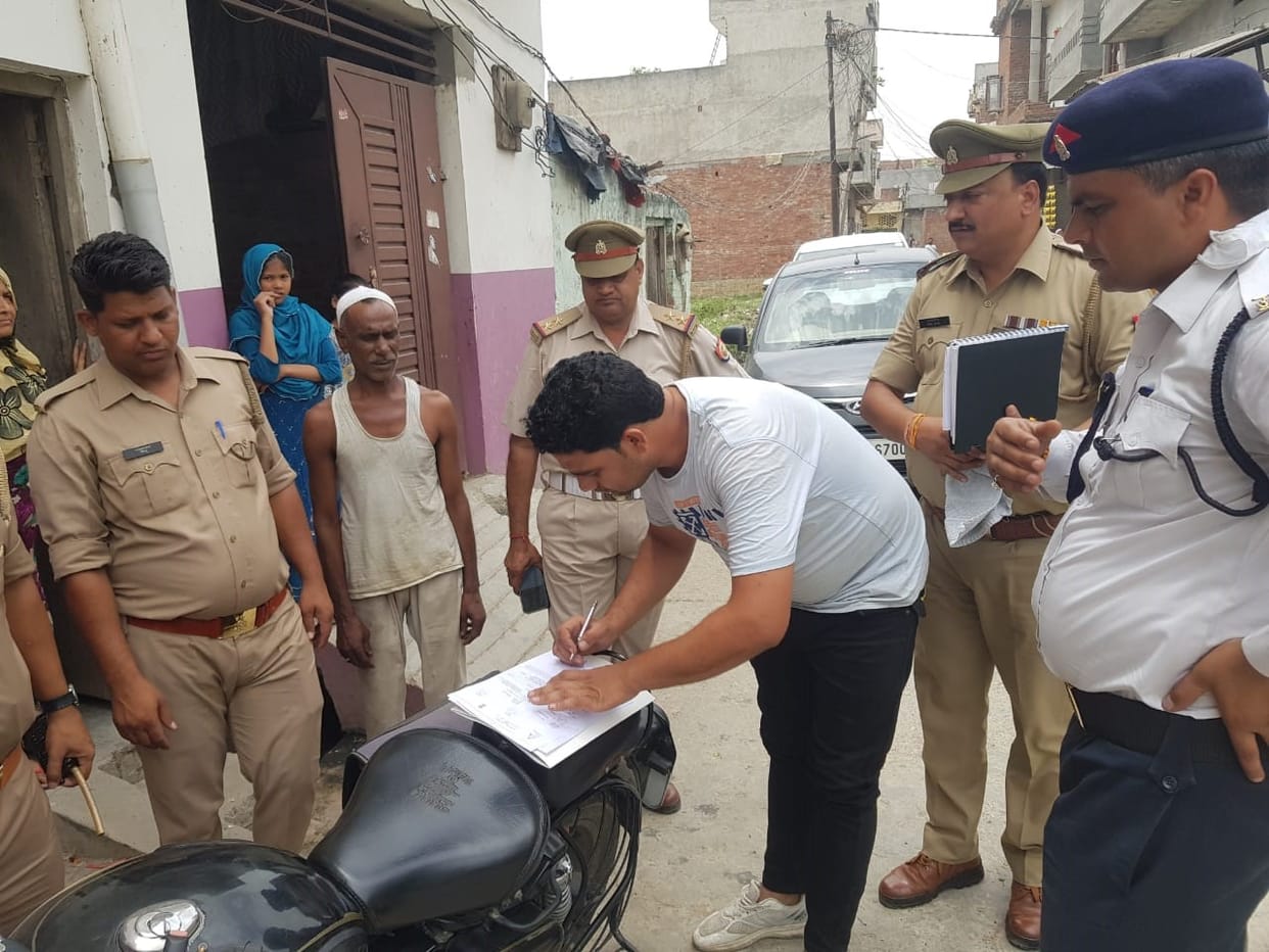 Barati was showing stunts on the highway, fined two lakhs