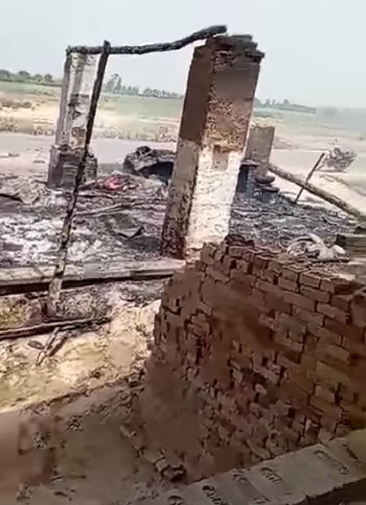 Fire in thatched shop due to gas cylinder leak, artisan dies