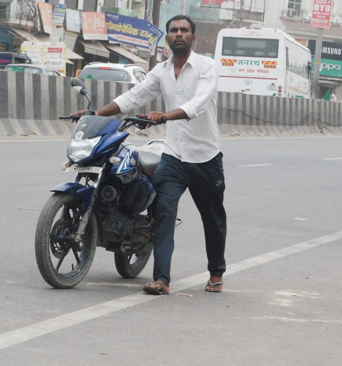 Petrol-diesel finished, vehicles had to be dragged on foot for many kilometers
