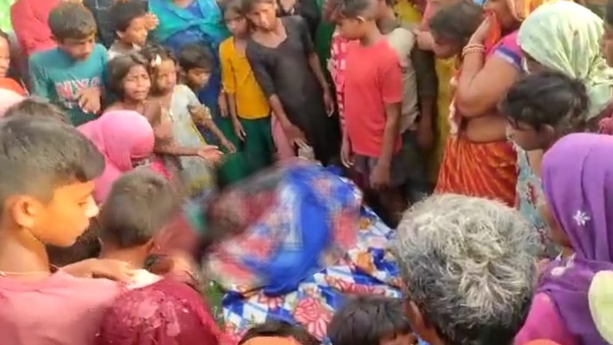 Three found hanging in a house in raebareli.