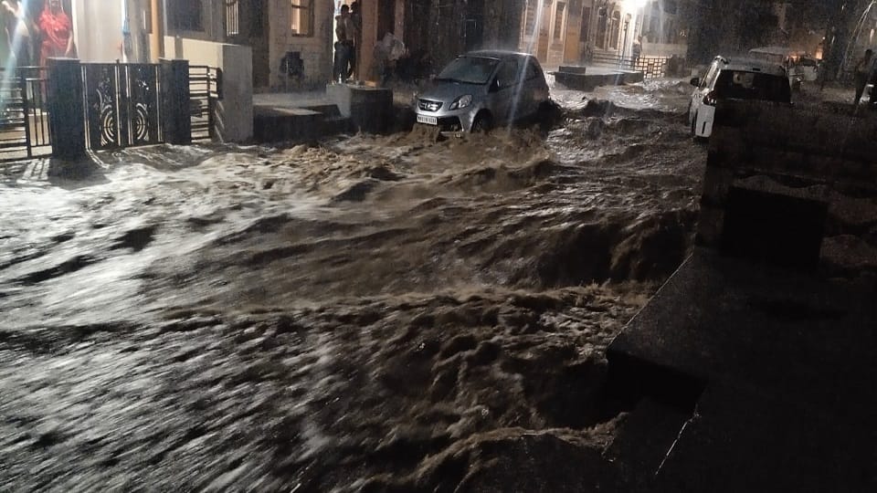 Monsoon Update: Heavy rain in barmer rajasthan, know weather update in Delhi NCR, Bihar, Jharkhand, Odisha and west Bengal News in Hindi