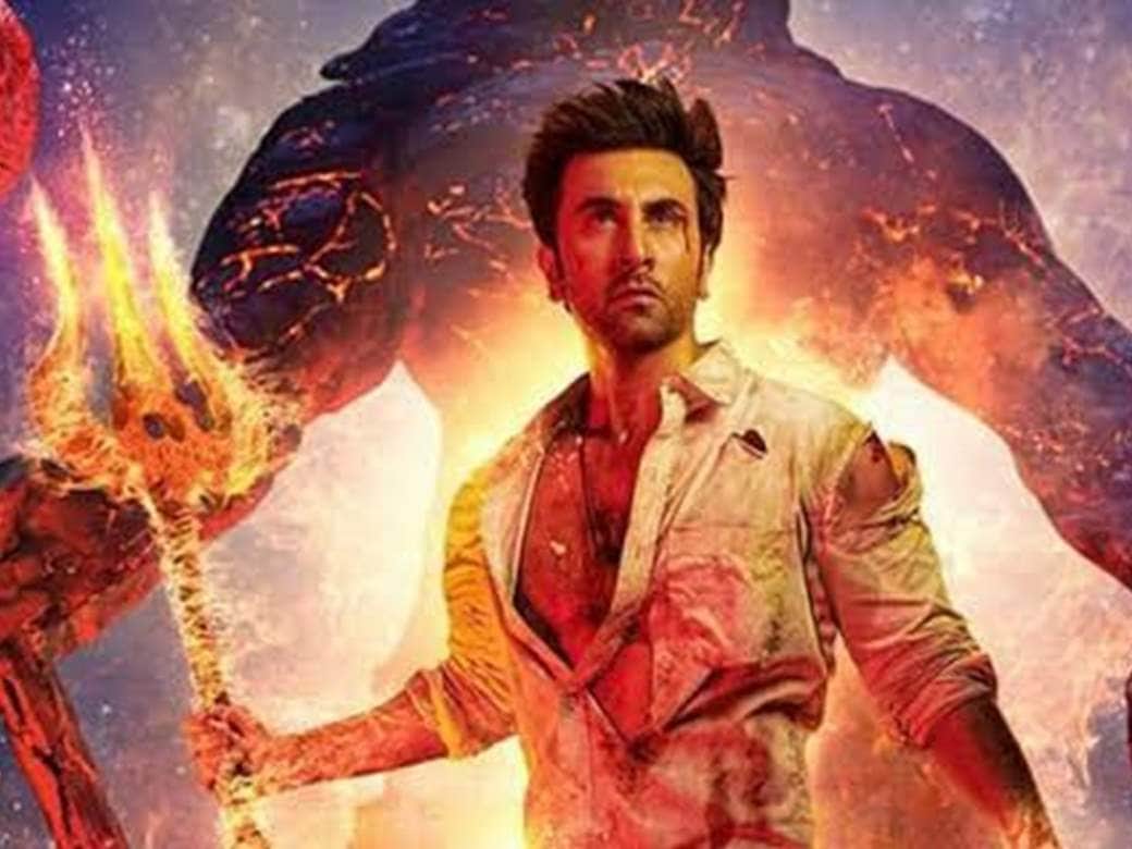 Shamshera actor Ranbir Kapoor wants to play Pushpa role and wished to film with SS Rajamouli
