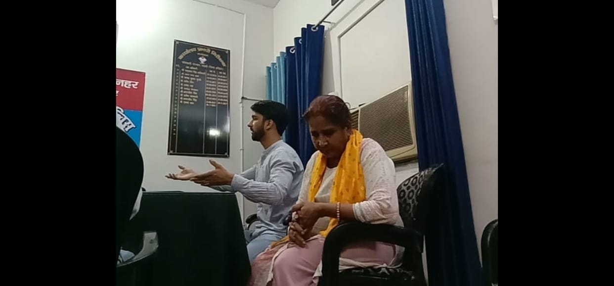 Six lakhs cheated from mother and son by luring cheap gold