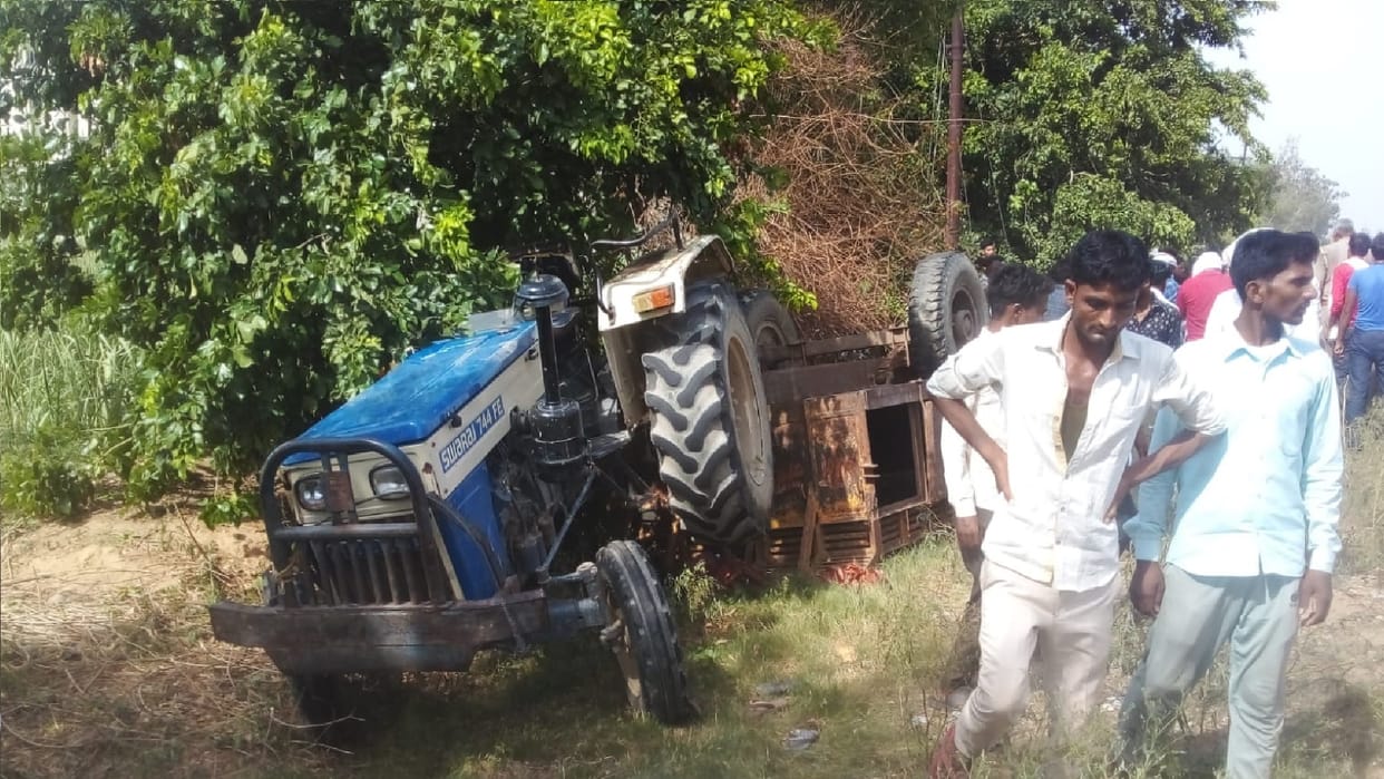 Road accident in Badaun DCM and tractor trolley collision