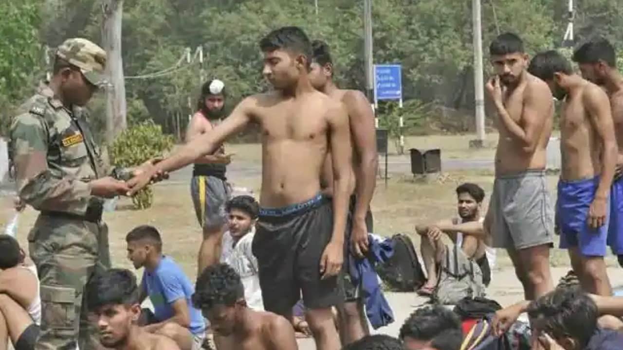 Agneepath Army Recruitment: Know Where Military Jawan Can Get Jobs After Four Years of Experience News in Hindi