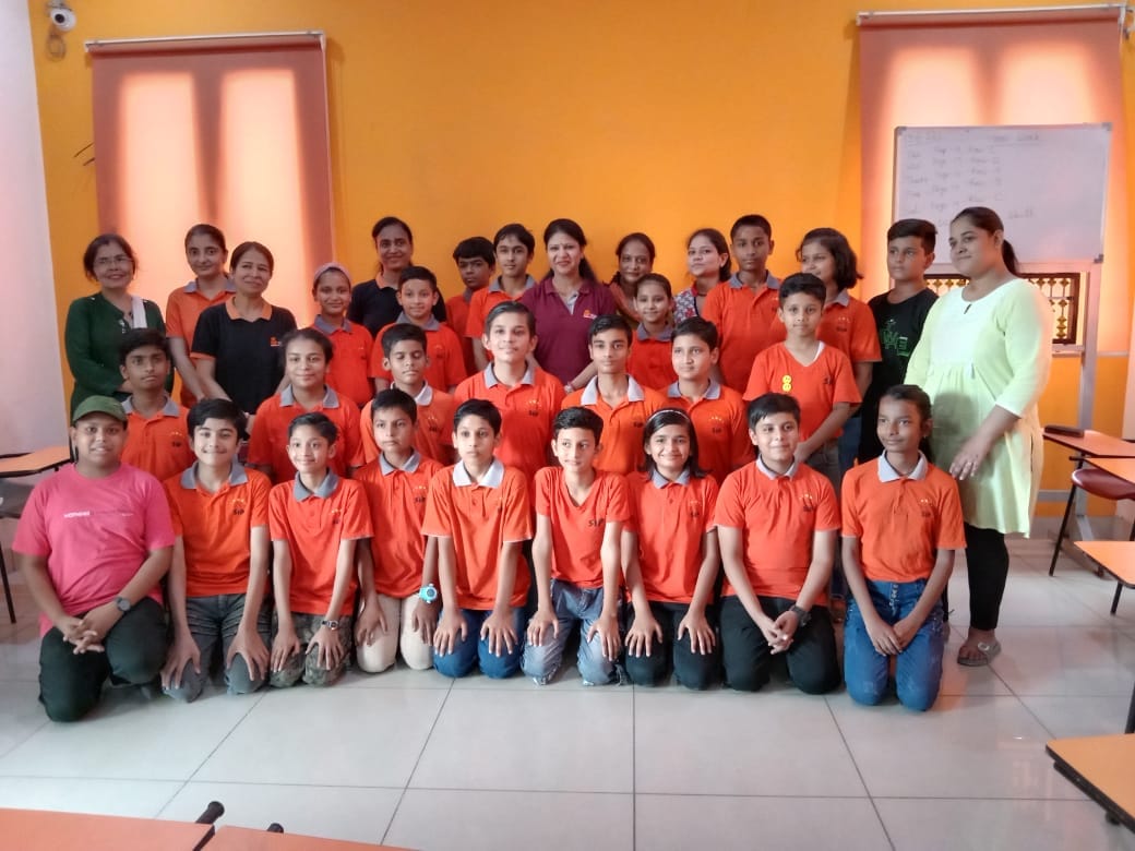 36 children of the district waved the medal winning medal