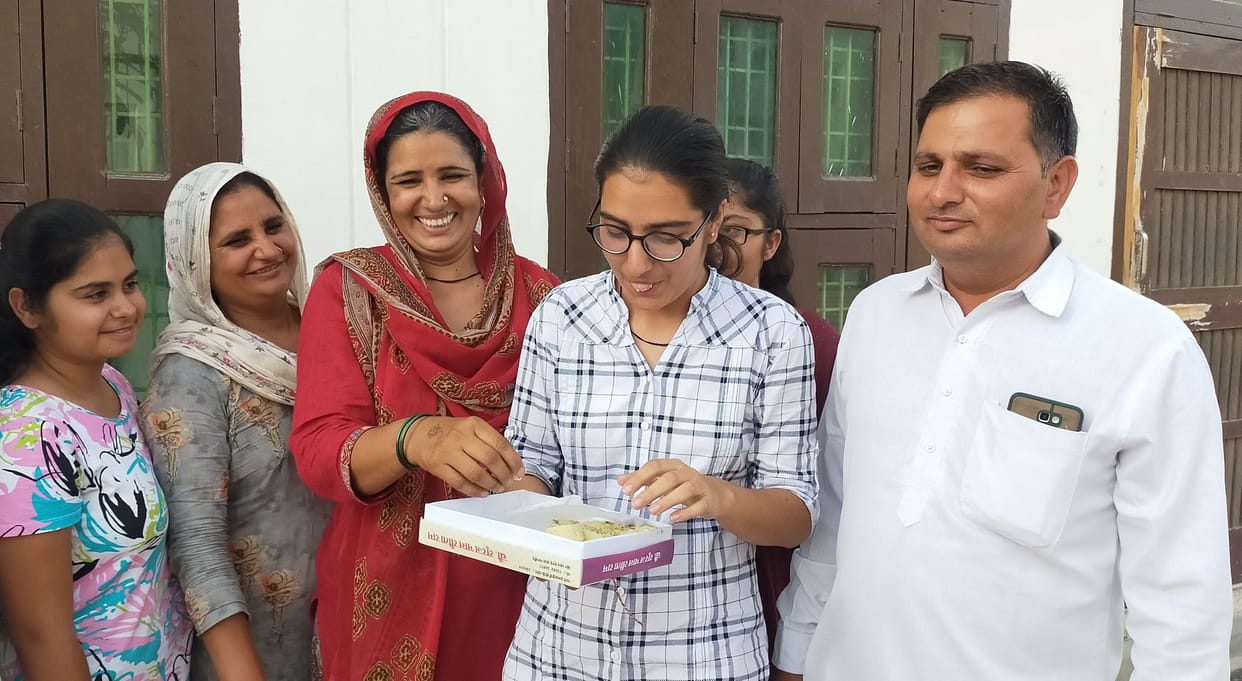 Farmer's daughter Shruti ranked third in the state without coaching, self-study