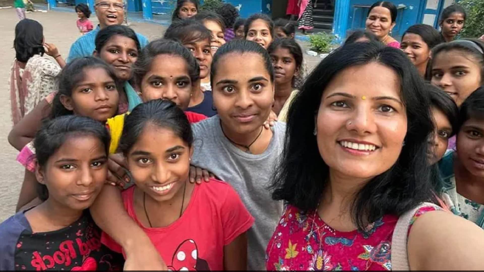 अमेरिका रिटर्न माया।