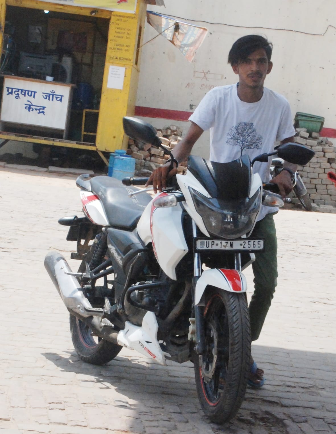 Petrol-diesel shortage persists, drivers upset