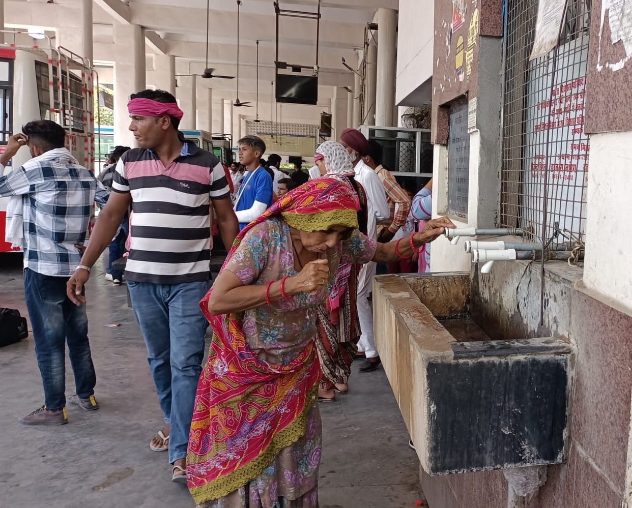 Hot water coming from water cooler at bus stand, passengers forced to buy bottled water