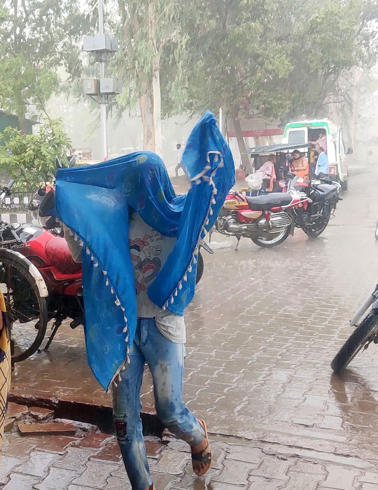 Mercury dropped by 10 degrees due to rain, relief from heat