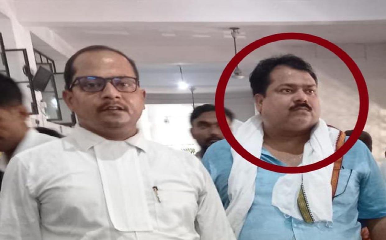 History sheeter Matru Rai surrenders in court varanasi police was searching for usury extortion case