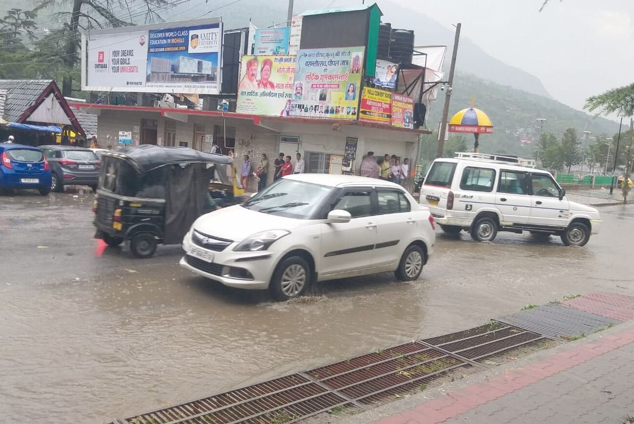 Relief from heat due to one hour's torrential rain in Kullu