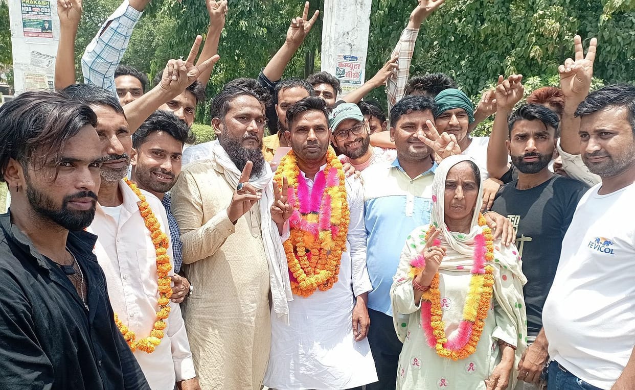 Independent Ranjeet and Congress's Ashfaq became the new councilor of the corporation